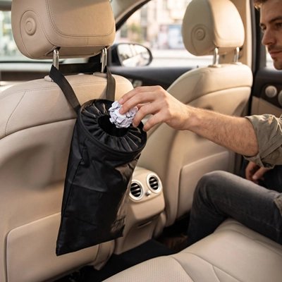 Poubelle de voiture​ avec goulot élastique évitant les déchêts de tomber