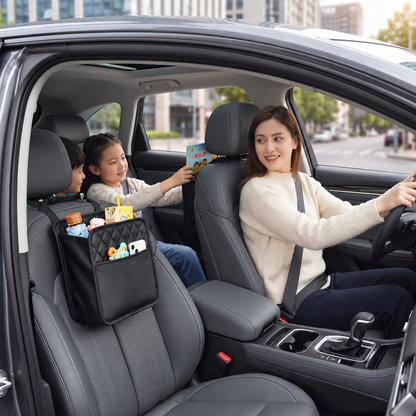 Organisateur de voiture positionné à l'avant du siège conducteur, très utile pour le conduteur.